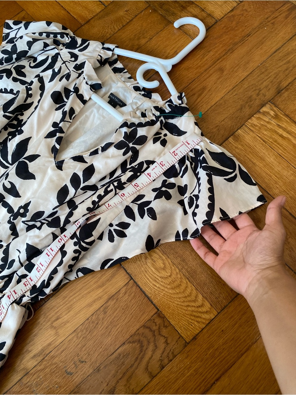Ann Taylor Floral Print Midi Dress Small Black Ivory Flutter Sleeve Belted Lined - Picture 4 of 10